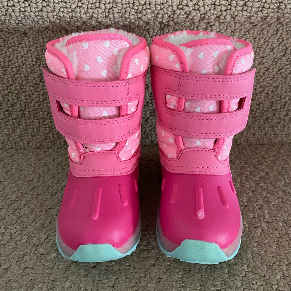 DONATED⭐️HP⭐️Carter’s❄️Snow boots🥾 - Picture 2 of 6